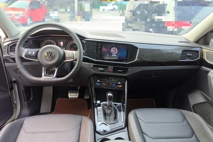 Used Volkswagen Tayron 2022 280TSI Two-Wheel Drive Luxury Smart Connectivity Version Center Console