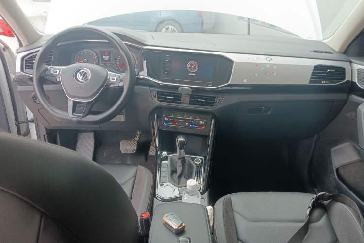 Used Volkswagen Tayron 2022 280TSI Two-Wheel Drive Luxury Smart Connectivity Version Center Console