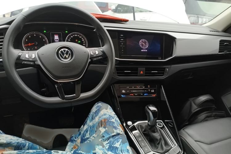 Used Volkswagen Tayron 2022 280TSI Two-Wheel Drive Luxury Smart Connectivity Version Center Console