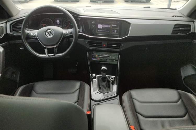 Used Volkswagen Tayron 2022 280TSI Two-Wheel Drive Luxury Smart Connectivity Version Center Console