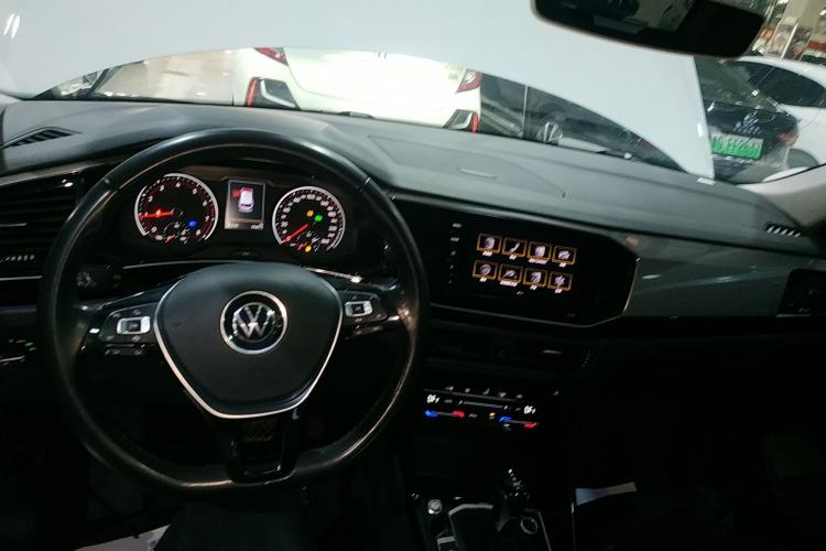 Used Volkswagen Tayron 2022 280TSI Two-Wheel Drive Luxury Smart Connectivity Version Center Console
