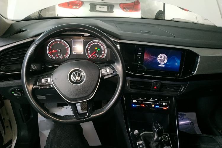 Used Volkswagen Tayron 2022 280TSI Two-Wheel Drive Luxury Smart Connectivity Version Center Console