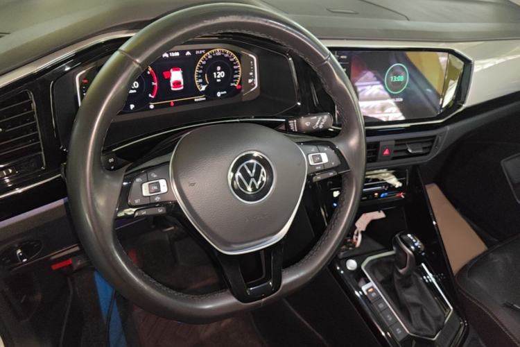 Used Volkswagen Tayron 2022 330TSI Two-Wheel Drive Luxury Smart Connectivity Version Center Console