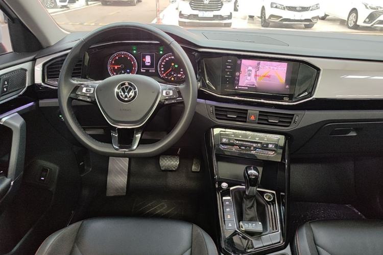 Used Volkswagen Tayron 2022 330TSI Two-Wheel Drive Luxury Smart Connectivity Version Center Console