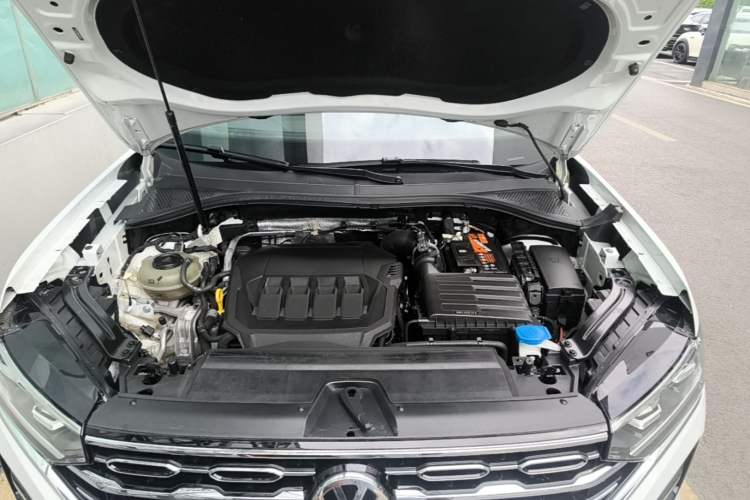 Used Volkswagen Tayron 2022 330TSI Two-Wheel Drive Luxury Smart Connectivity Version Engine Bay