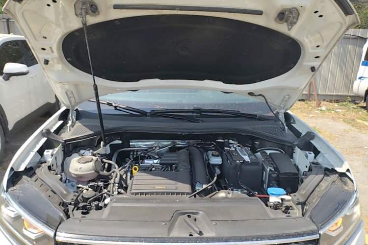 Used Volkswagen Tayron 2022 280TSI Two-Wheel Drive Luxury Smart Connectivity Version Engine Bay