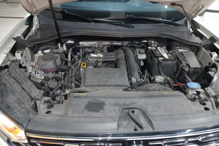 Used Volkswagen Tayron 2022 280TSI Two-Wheel Drive Luxury Smart Connectivity Version Engine Bay