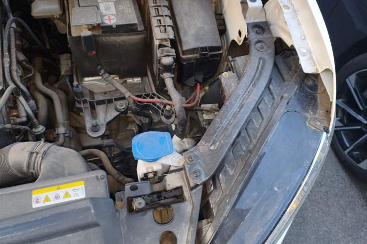 Used Volkswagen Tayron 2022 280TSI Two-Wheel Drive Luxury Smart Connectivity Version Engine Bay Left