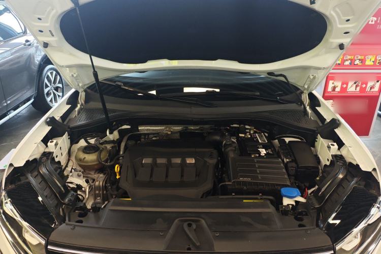 Used Volkswagen Tayron 2022 330TSI Two-Wheel Drive Luxury Connect Plus Version Engine Bay