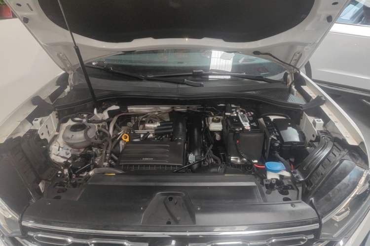 Used Volkswagen Tayron 2022 280TSI Two-Wheel Drive Luxury Smart Connectivity Version Engine Bay