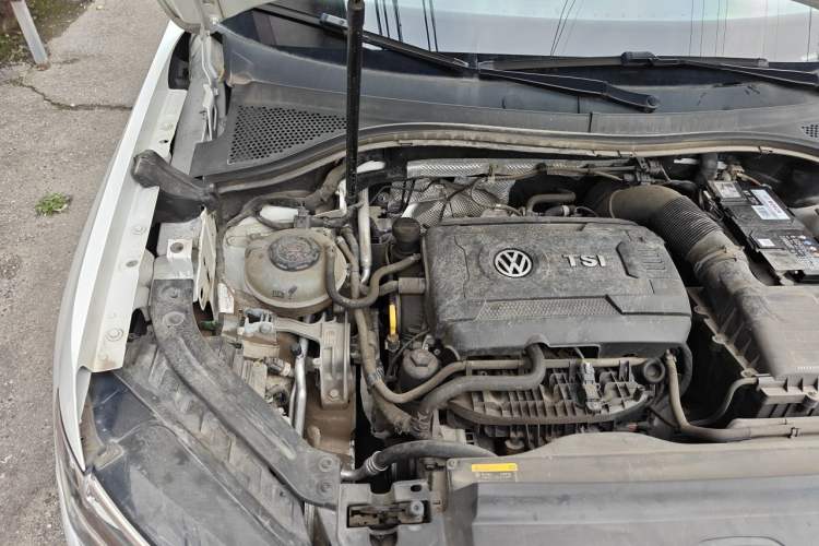 Used Volkswagen Tayron 2022 380TSI Four-Wheel Drive Luxury Connected Pro Version Engine Bay Right