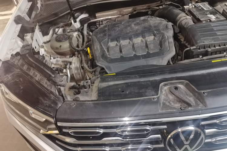 Used Volkswagen Tayron 2022 380TSI Four-Wheel Drive Luxury Connected Pro Version Engine Bay Right