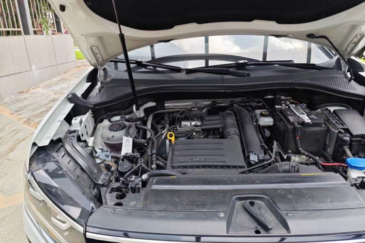 Used Volkswagen Tayron 2022 280TSI Two-Wheel Drive Luxury Smart Connectivity Version Engine Bay Right