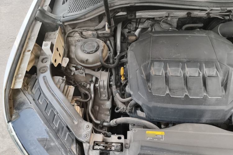 Used Volkswagen Tayron 2022 380TSI Four-Wheel Drive Luxury Connected Pro Version Engine Bay Right