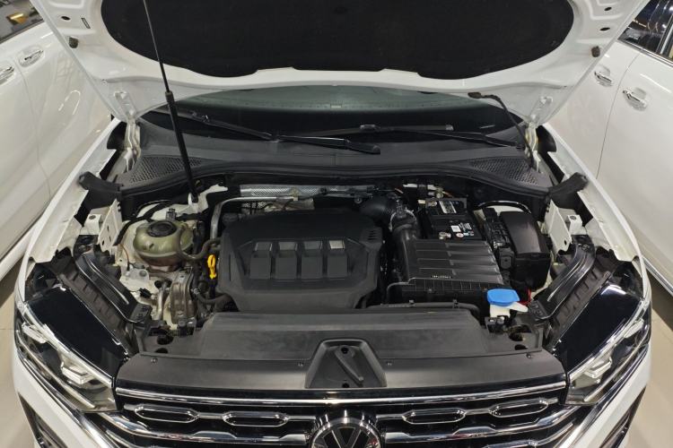 Used Volkswagen Tayron 2022 330TSI Two-Wheel Drive Luxury Smart Connectivity Version Engine Bay