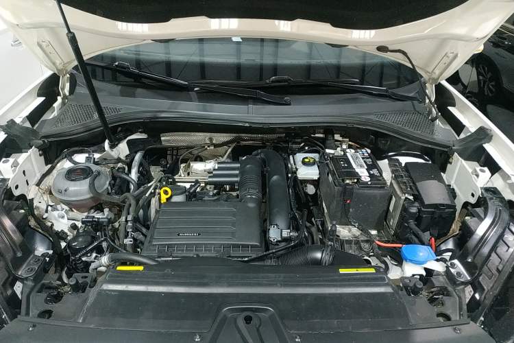 Used Volkswagen Tayron 2022 280TSI Two-Wheel Drive Luxury Smart Connectivity Version Engine Bay