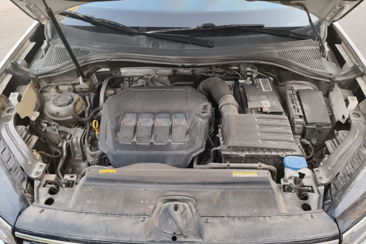 Used Volkswagen Tayron 2022 380TSI Four-Wheel Drive Luxury Connected Pro Version Engine Bay