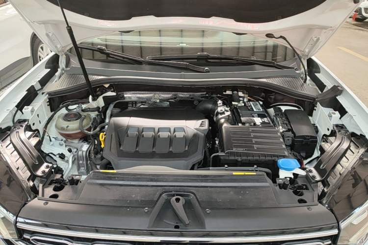 Used Volkswagen Tayron 2022 330TSI Two-Wheel Drive Luxury Smart Connectivity Version Engine Bay
