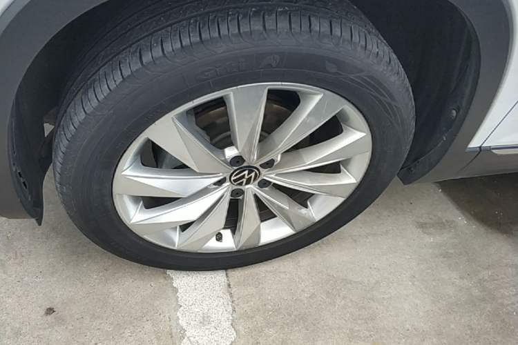 Used Volkswagen Tayron 2022 380TSI Four-Wheel Drive Luxury Connected Pro Version Exterior 4