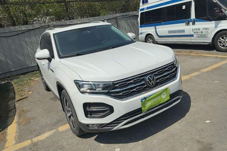 Used Volkswagen Tayron 2022 280TSI Two-Wheel Drive Luxury Smart Connectivity Version Front Right 45 Deg