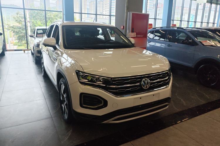 Used Volkswagen Tayron 2022 330TSI Two-Wheel Drive Luxury Connect Plus Version Front Right 45 Deg