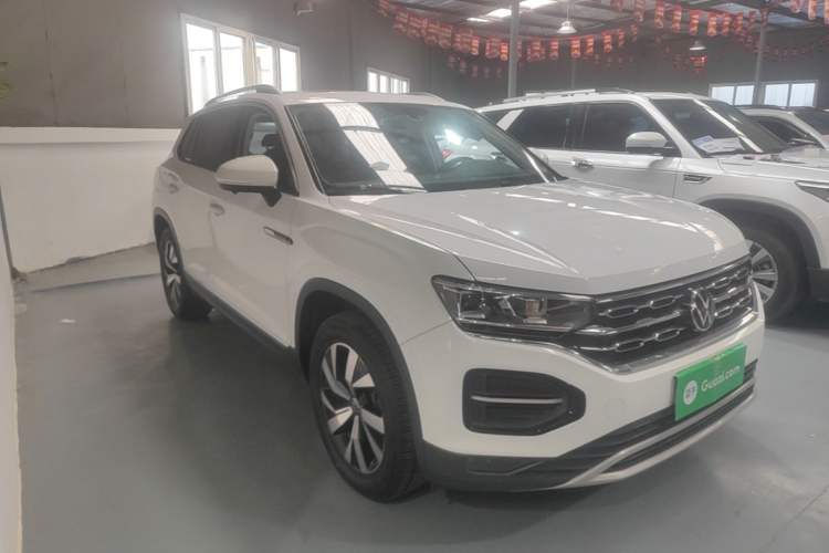 Used Volkswagen Tayron 2022 280TSI Two-Wheel Drive Luxury Smart Connectivity Version Front Right 45 Deg