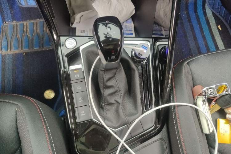 Used Volkswagen Tayron 2022 330TSI Two-Wheel Drive Luxury Smart Connectivity Version Gear Lever