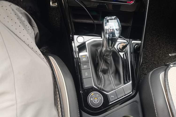Used Volkswagen Tayron 2022 380TSI Four-Wheel Drive R-Line Connected Version Gear Lever