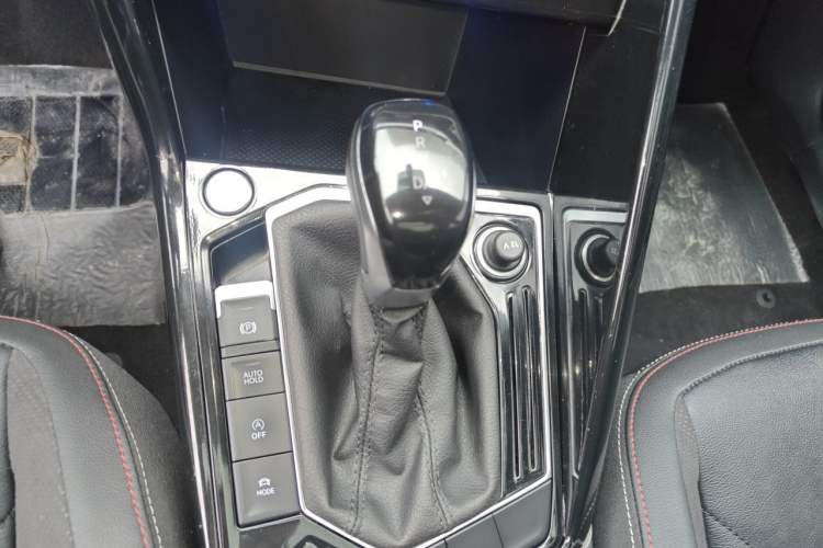 Used Volkswagen Tayron 2022 280TSI Two-Wheel Drive Luxury Smart Connectivity Version Gear Lever