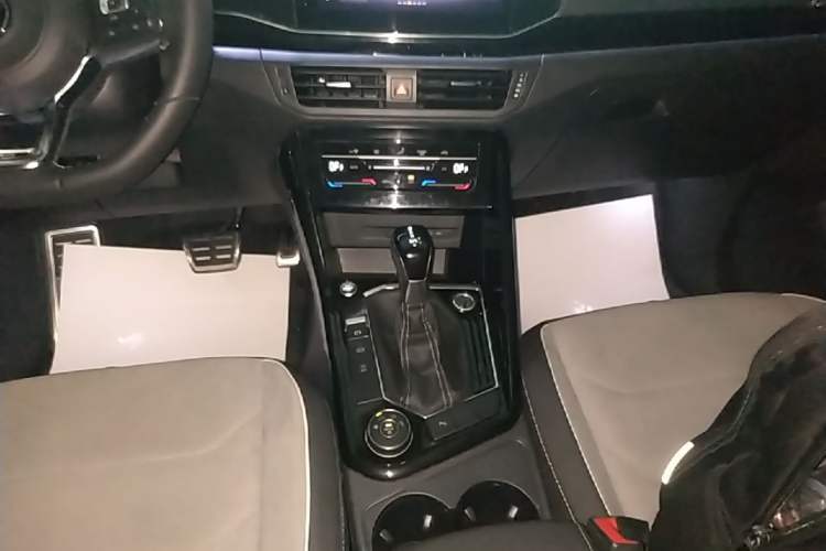 Used Volkswagen Tayron 2022 380TSI Four-Wheel Drive R-Line Connected Version Gear Lever