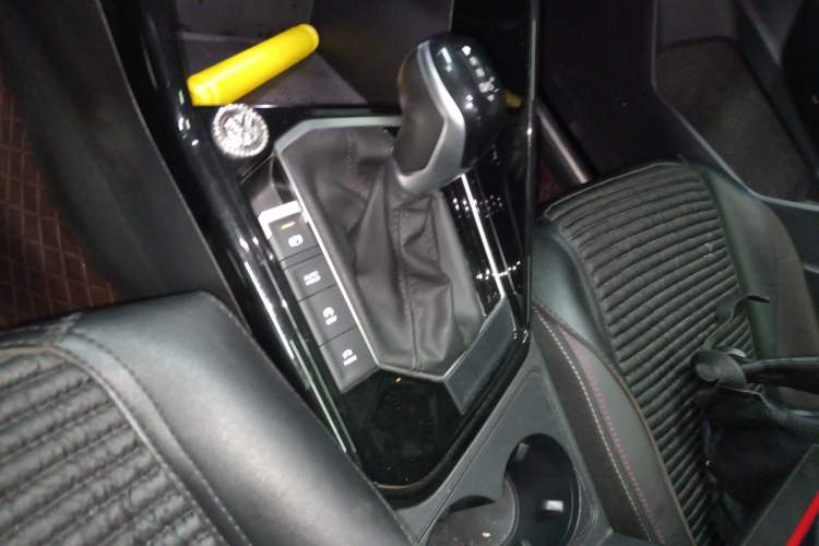 Used Volkswagen Tayron 2022 280TSI Two-Wheel Drive Luxury Smart Connectivity Version Gear Lever