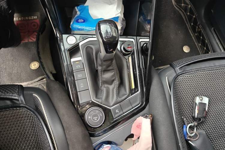 Used Volkswagen Tayron 2022 380TSI Four-Wheel Drive Luxury Connected Pro Version Gear Lever