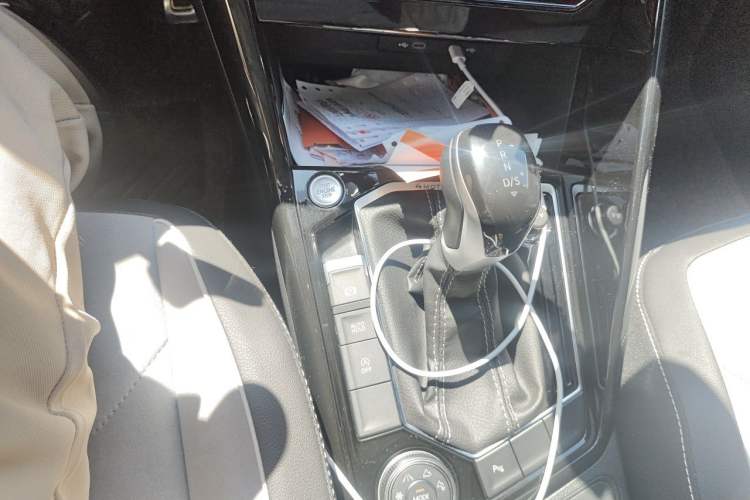 Used Volkswagen Tayron 2022 380TSI Four-Wheel Drive R-Line Connected Version Gear Lever