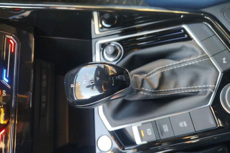 Used Volkswagen Tayron 2022 380TSI Four-Wheel Drive R-Line Connected Version Gear Lever