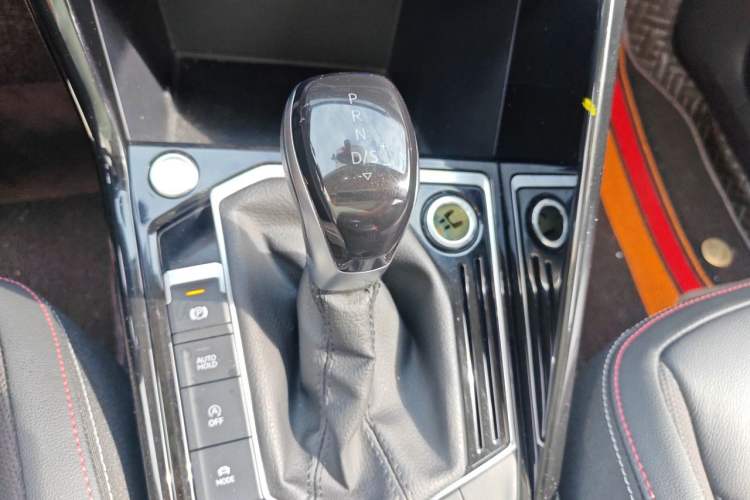 Used Volkswagen Tayron 2022 330TSI Two-Wheel Drive Luxury Smart Connectivity Version Gear Lever