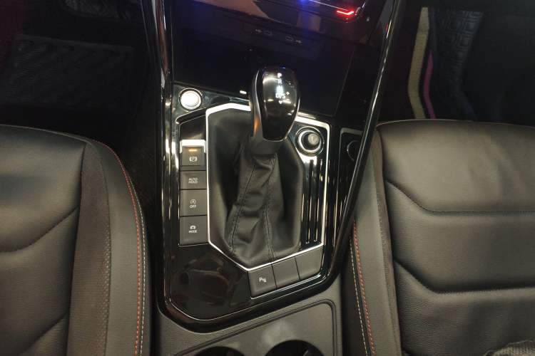 Used Volkswagen Tayron 2022 330TSI Two-Wheel Drive Luxury Connect Plus Version Gear Lever