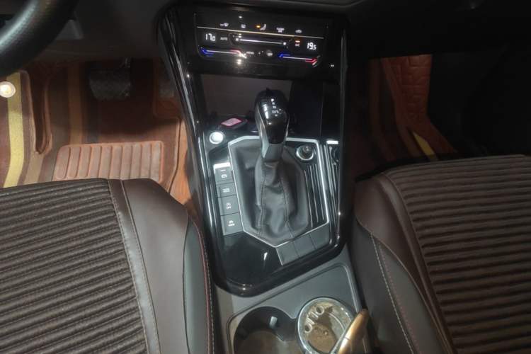 Used Volkswagen Tayron 2022 280TSI Two-Wheel Drive Luxury Smart Connectivity Version Gear Lever