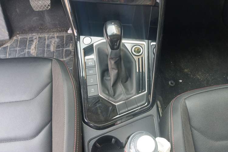Used Volkswagen Tayron 2022 280TSI Two-Wheel Drive Luxury Smart Connectivity Version Gear Lever