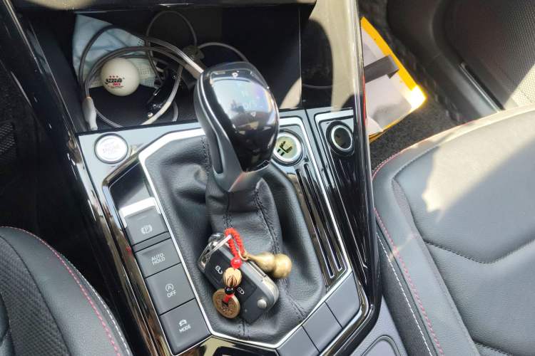 Used Volkswagen Tayron 2022 280TSI Two-Wheel Drive Luxury Smart Connectivity Version Gear Lever
