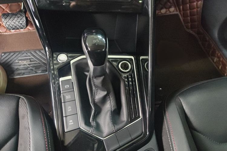 Used Volkswagen Tayron 2022 330TSI Two-Wheel Drive Luxury Smart Connectivity Version Gear Lever