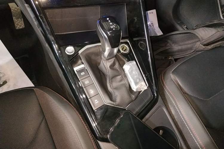Used Volkswagen Tayron 2022 280TSI Two-Wheel Drive Luxury Smart Connectivity Version Gear Lever