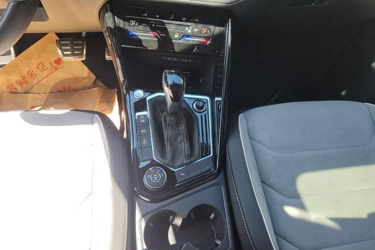 Used Volkswagen Tayron 2022 380TSI Four-Wheel Drive R-Line Connected Version Gear Lever