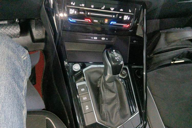 Used Volkswagen Tayron 2022 380TSI Four-Wheel Drive Luxury Connected Pro Version Gear Lever