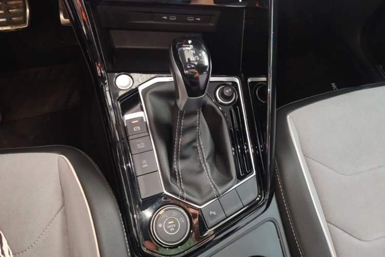 Used Volkswagen Tayron 2022 380TSI Four-Wheel Drive R-Line Connected Version Gear Lever