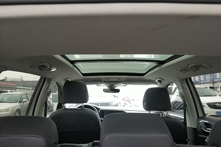 Used Volkswagen Tayron 2022 380TSI Four-Wheel Drive Luxury Connected Pro Version Headliner