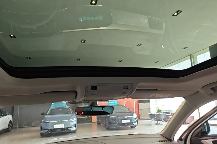 Used Volkswagen Tayron 2022 330TSI Two-Wheel Drive Luxury Smart Connectivity Version Headliner
