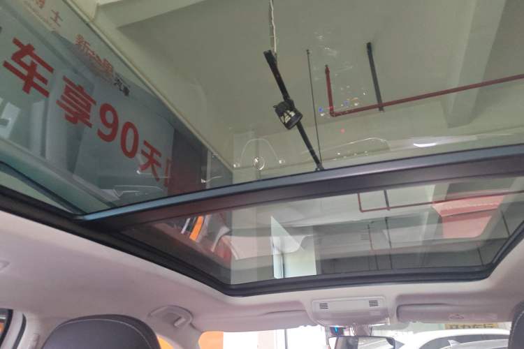 Used Volkswagen Tayron 2022 330TSI Two-Wheel Drive Luxury Smart Connectivity Version Headliner
