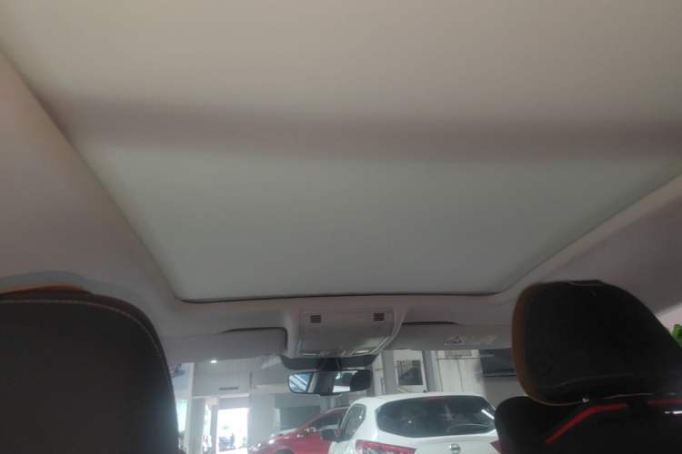 Used Volkswagen Tayron 2022 280TSI Two-Wheel Drive Luxury Smart Connectivity Version Headliner