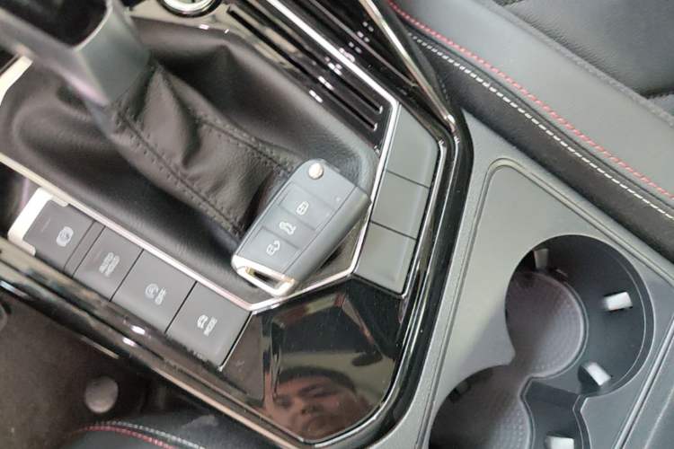 Used Volkswagen Tayron 2022 330TSI Two-Wheel Drive Luxury Smart Connectivity Version Interior 1