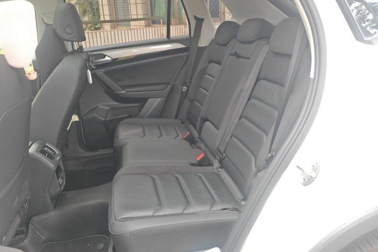 Used Volkswagen Tayron 2022 280TSI Two-Wheel Drive Luxury Smart Connectivity Version Interior 4
